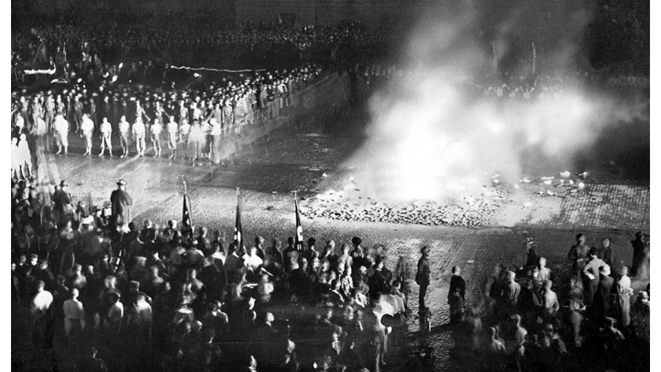 Презентация по литературе на тему "Рэй Бредбери, "451 градус по Фаренгейту" - Учебники, Презентации и Подготовка к Экзаменам для Школьников на Klass-Uchebnik.com